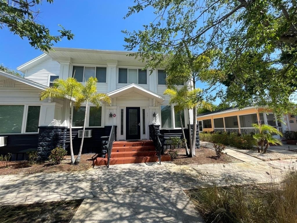 255 6th Avenue N - Photo 0