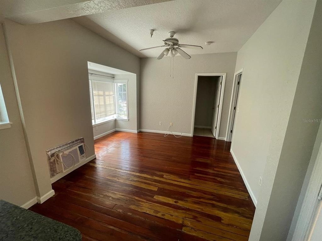 255 6th Avenue N - Photo 4