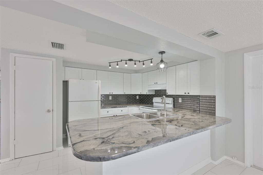 5637 Golden Nugget Drive - Photo 10