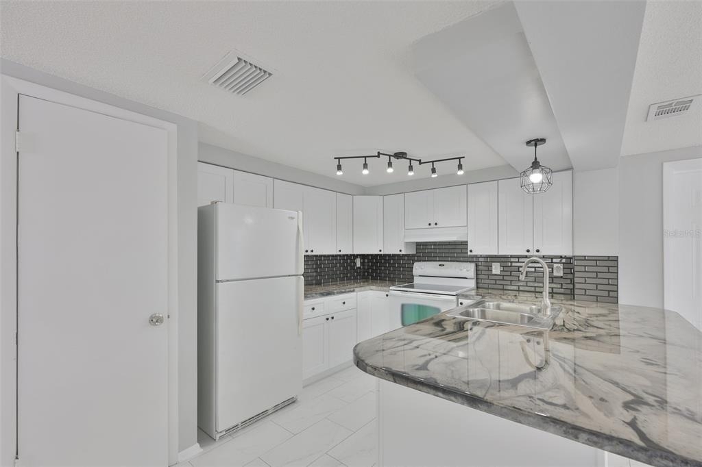 5637 Golden Nugget Drive - Photo 9