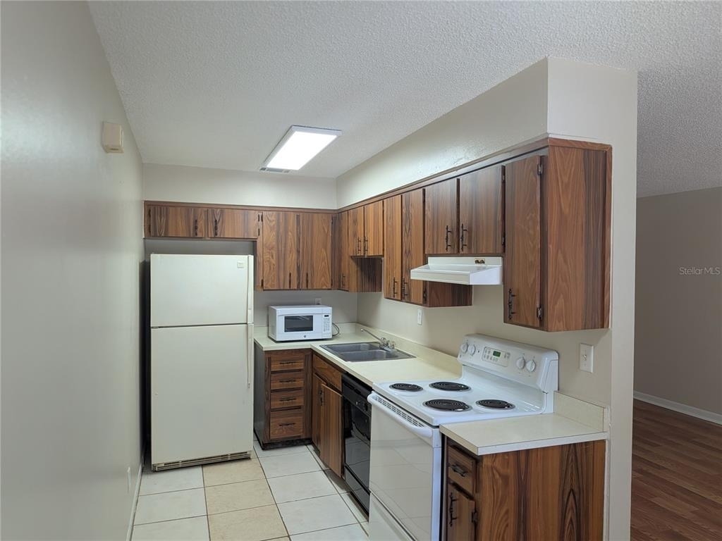 614 W Fort Dade Avenue - Photo 2