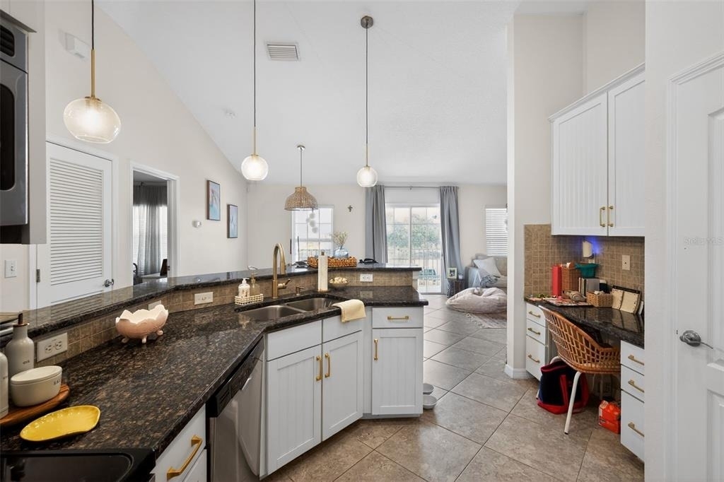 7001 Interbay Boulevard - Photo 12