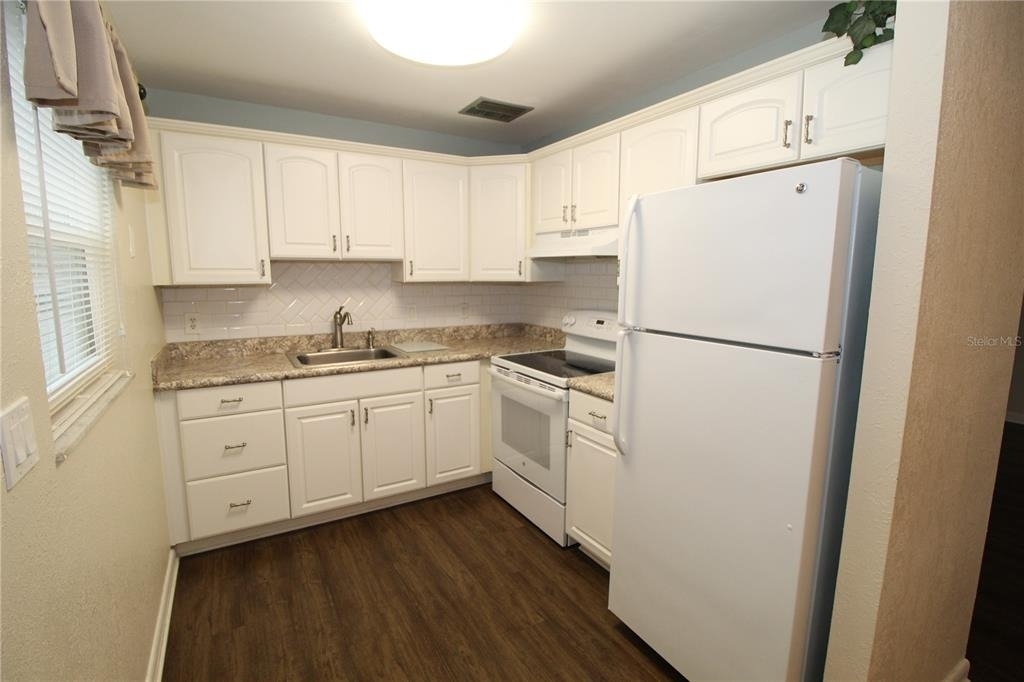 2202 Clubhouse Drive - Photo 7