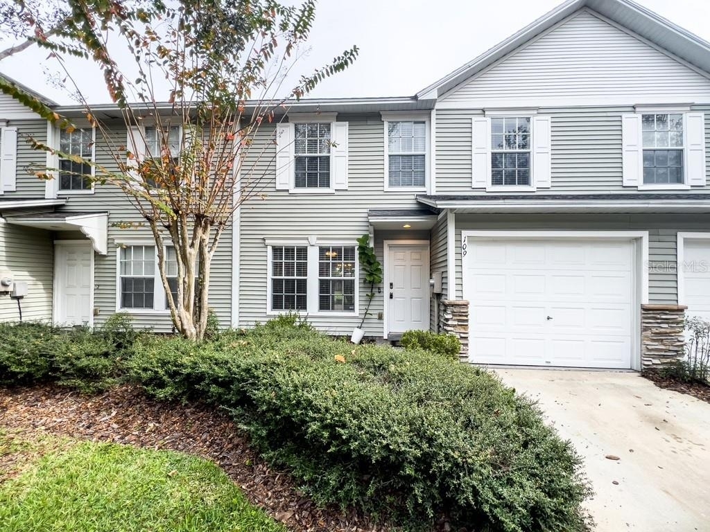 109 Woodknoll Place - Photo 0