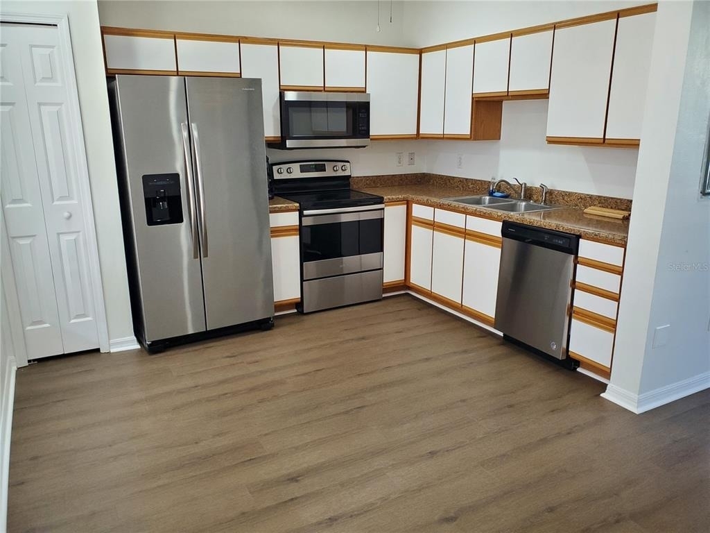 1411 Sedgwick Drive - Photo 6