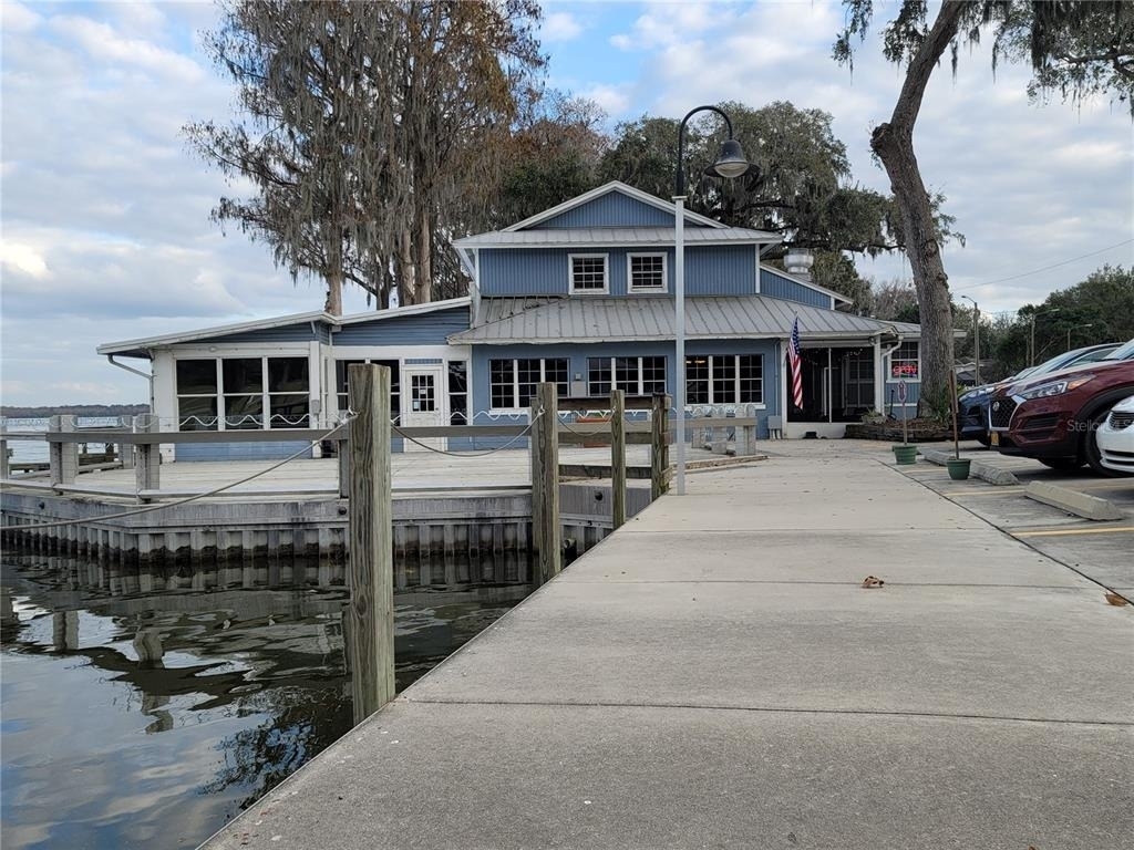 704 S Lakeshore Boulevard - Photo 0