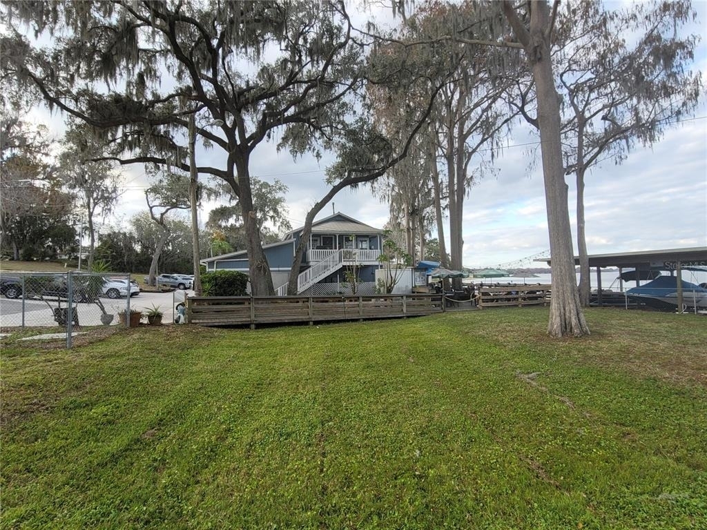704 S Lakeshore Boulevard - Photo 7