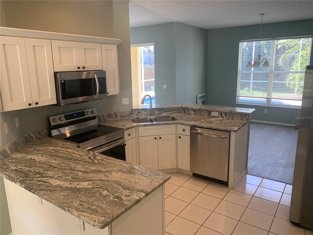210 41st Street Ne - Photo 7