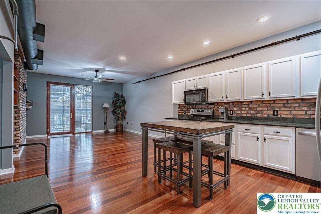 11 W 2nd Street - Photo 3