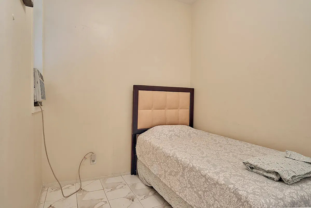 912 Gates Avenue - Photo 4