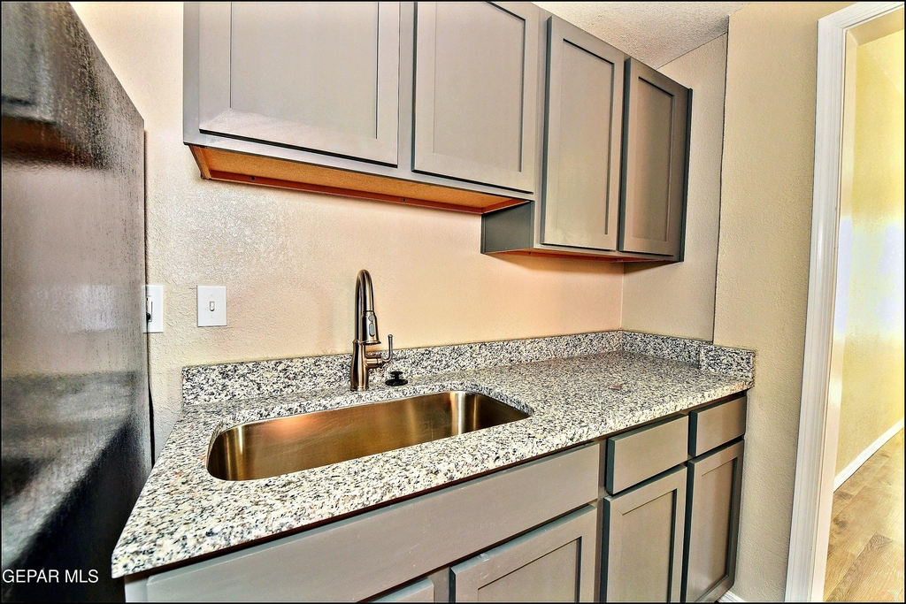 615 Arizona Avenue - Photo 16