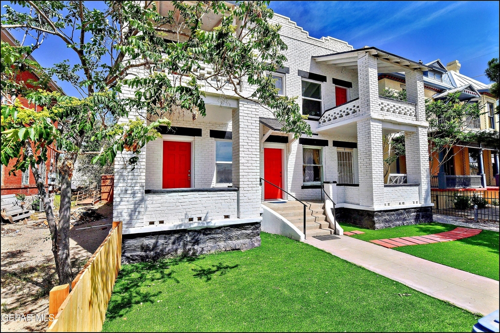 615 Arizona Avenue - Photo 2