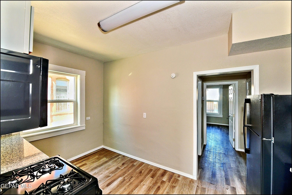 615 Arizona Avenue - Photo 10