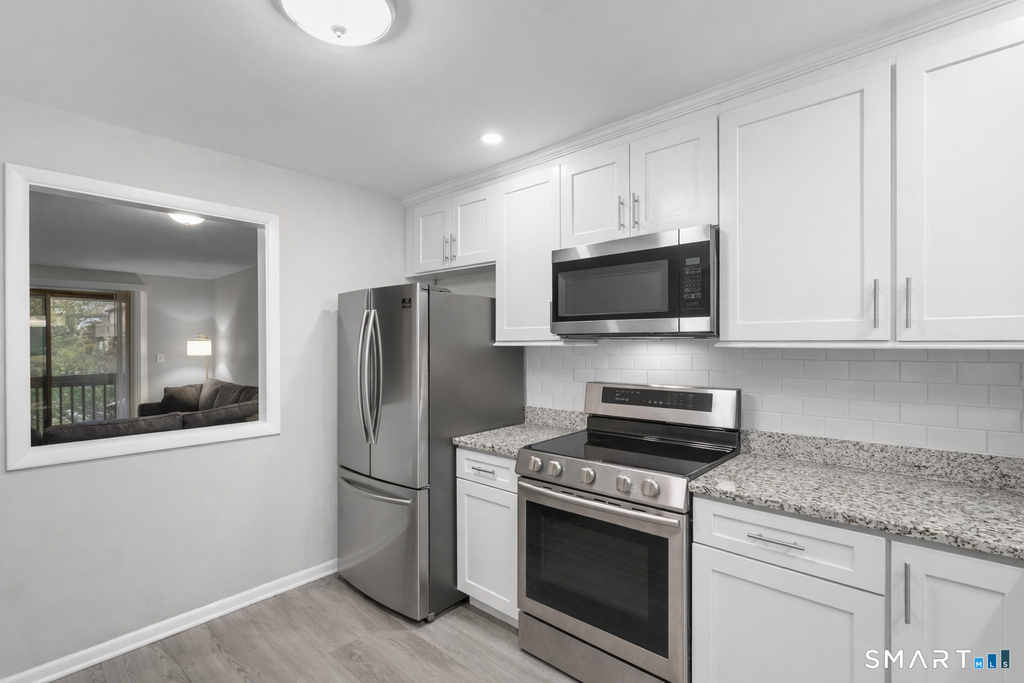9 Avon Court - Photo 1