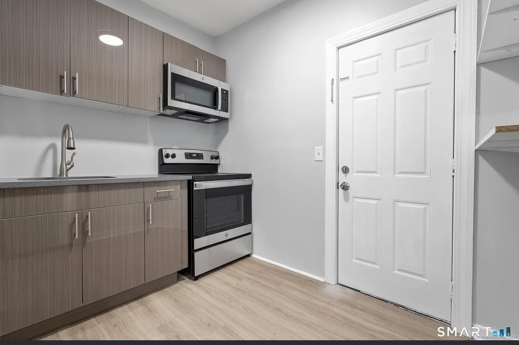 25 Whittier Street - Photo 2