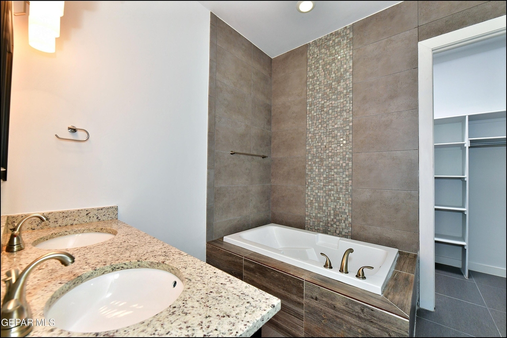 5973 Cartagena Circle - Photo 33