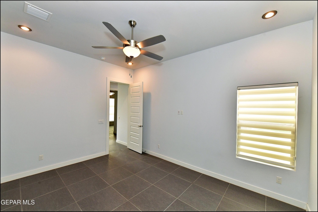 5973 Cartagena Circle - Photo 32