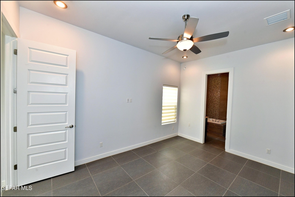 5973 Cartagena Circle - Photo 31