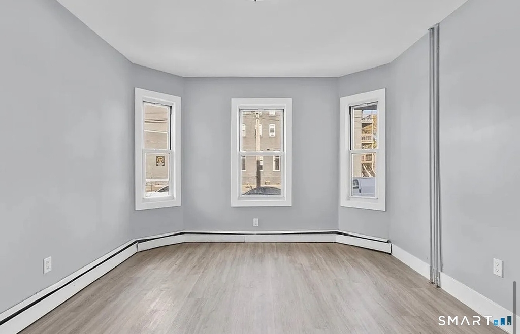 748 Maple Street - Photo 5