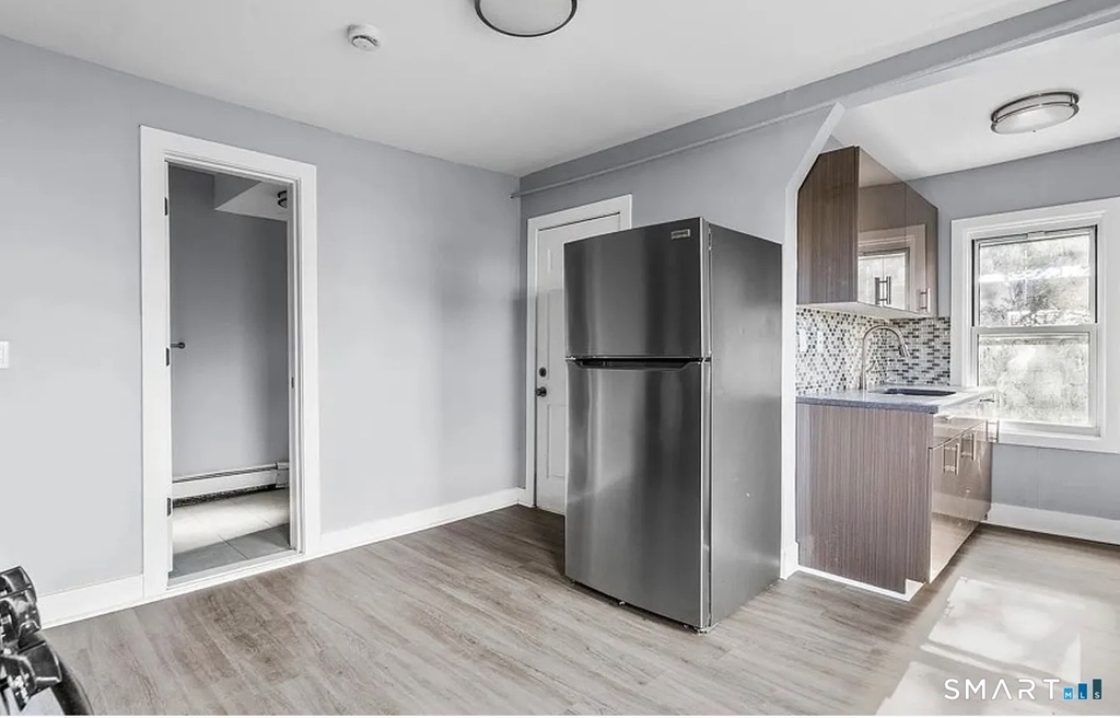 748 Maple Street - Photo 4