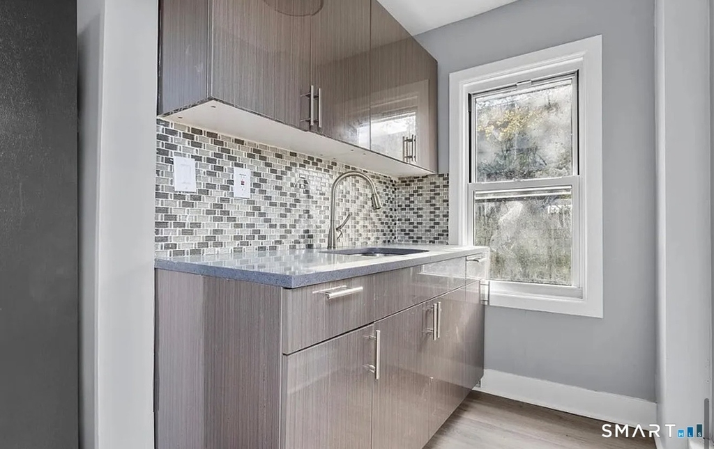 748 Maple Street - Photo 3