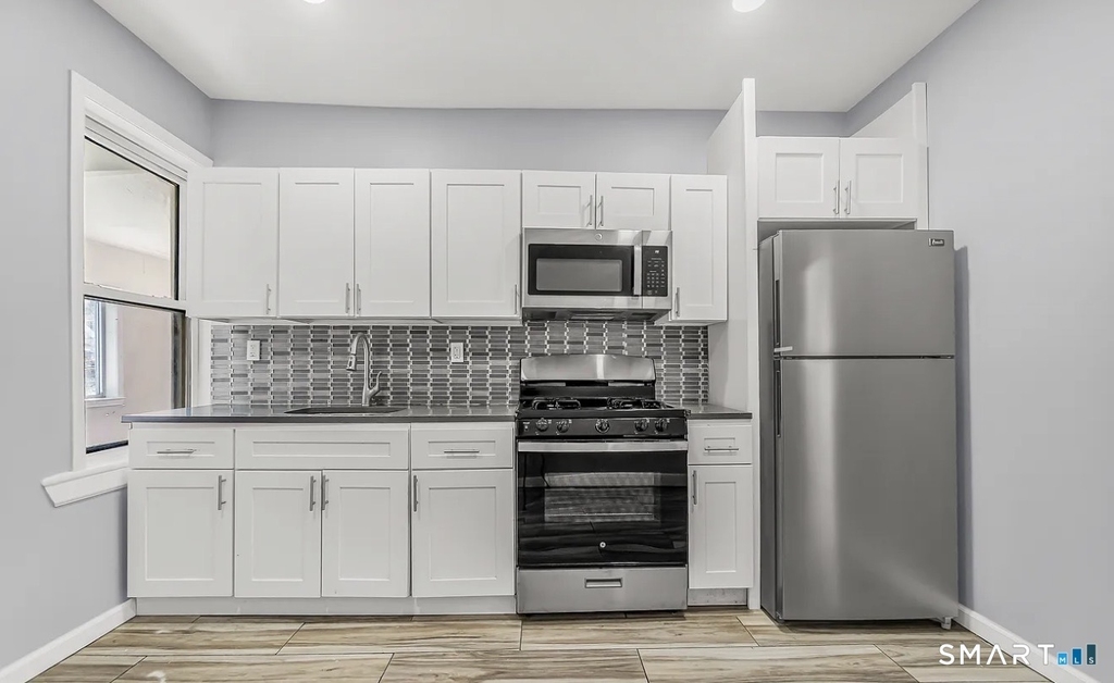 1220 Pembroke Street - Photo 2