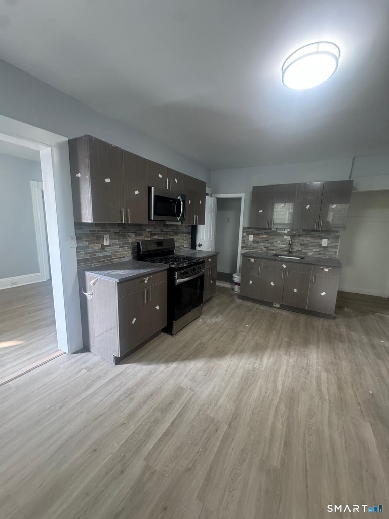 105 Caroline Street - Photo 1
