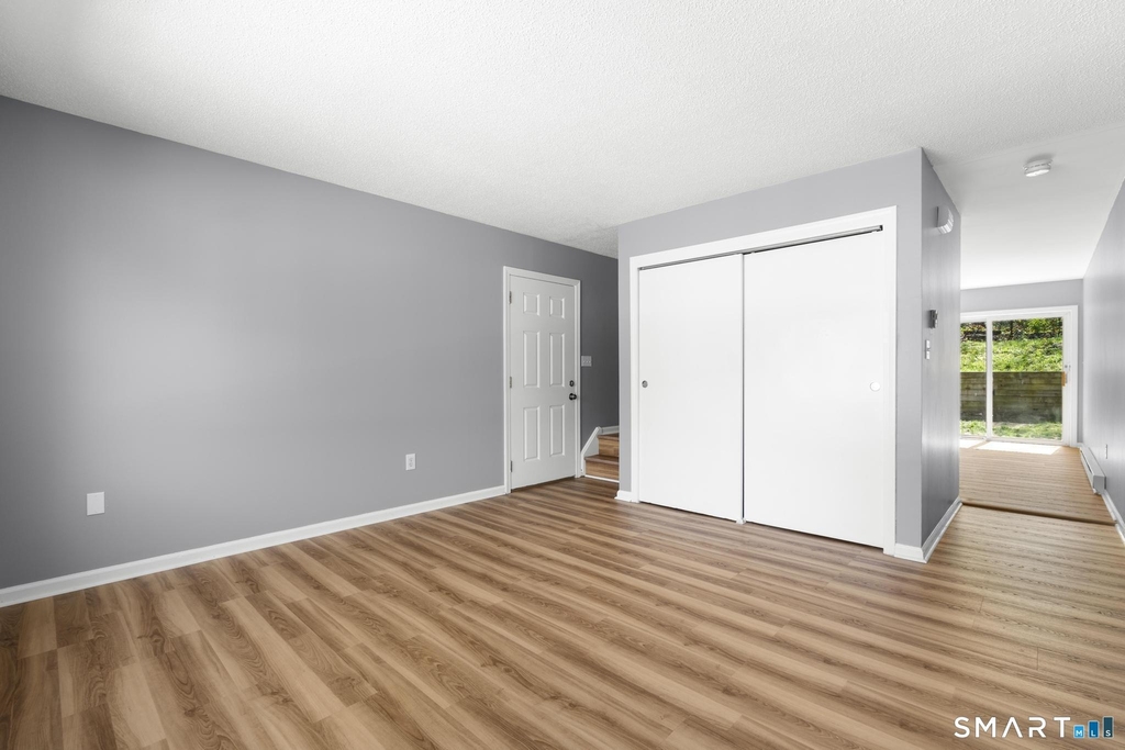 100 Meriden Road - Photo 4