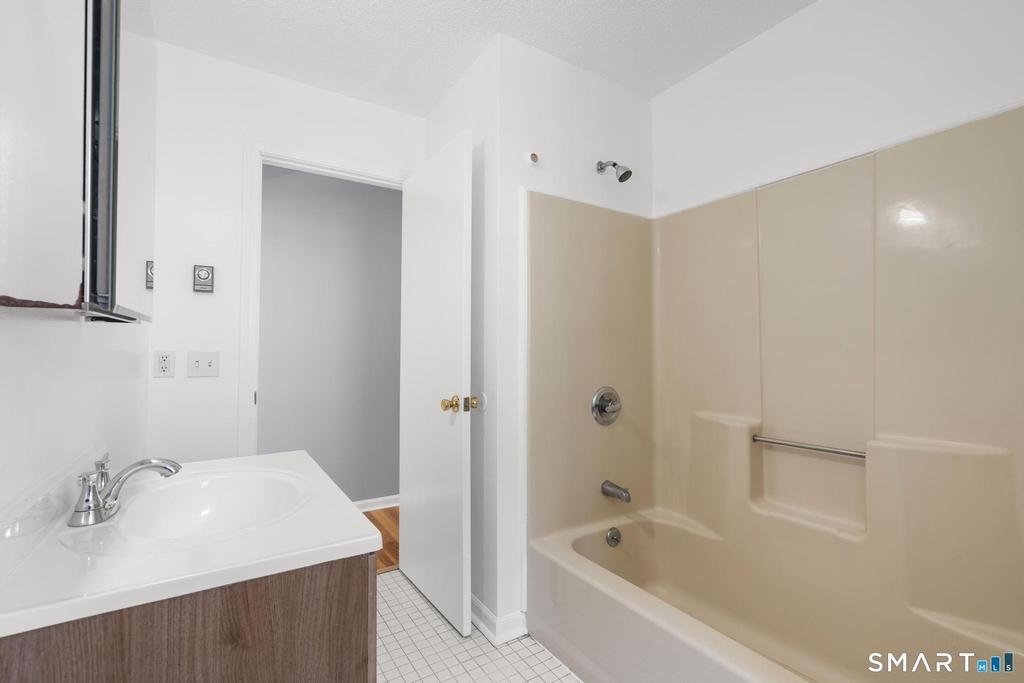 100 Meriden Road - Photo 12