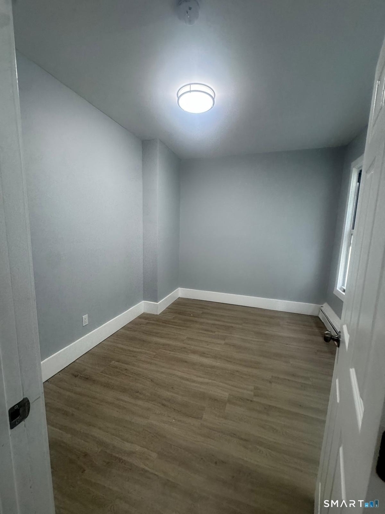 105 Caroline Street - Photo 5