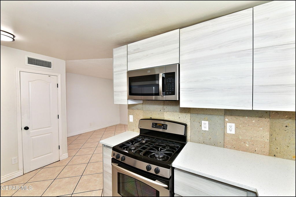 10565 Murphy Street - Photo 14