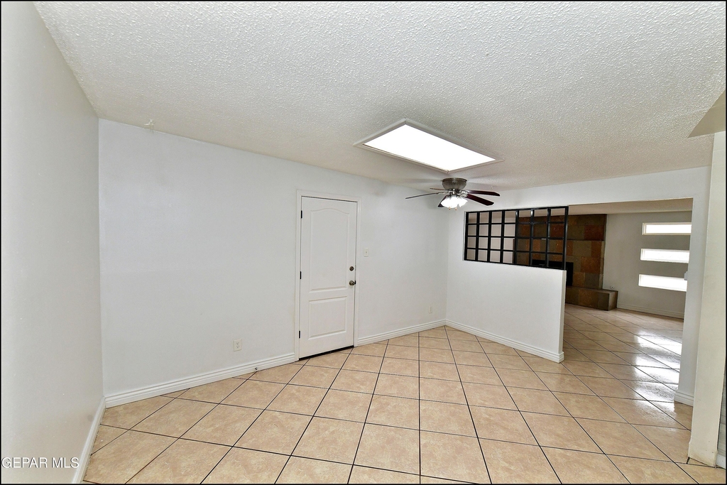10565 Murphy Street - Photo 9