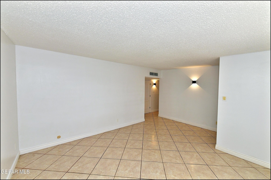 10565 Murphy Street - Photo 8