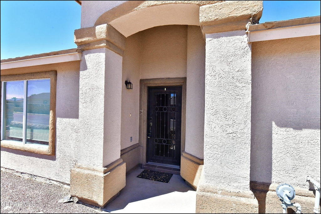 12976 Enrique Gomez Drive - Photo 4