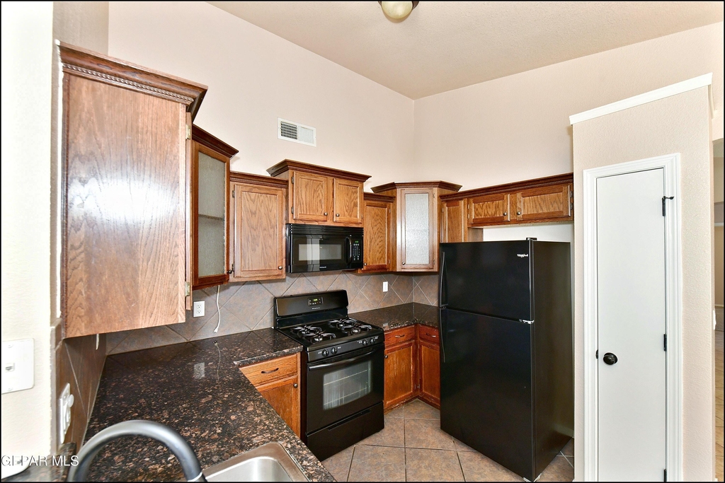 12976 Enrique Gomez Drive - Photo 15