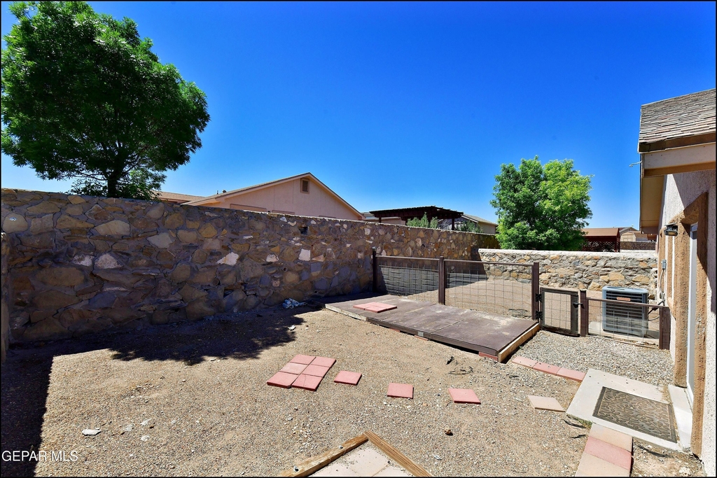 12976 Enrique Gomez Drive - Photo 45