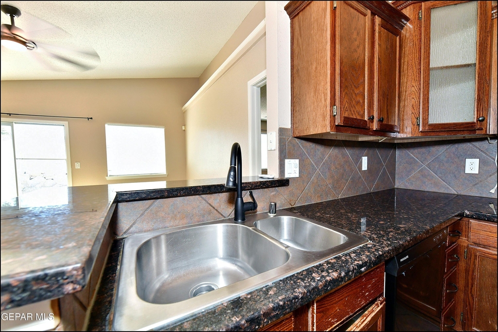 12976 Enrique Gomez Drive - Photo 17