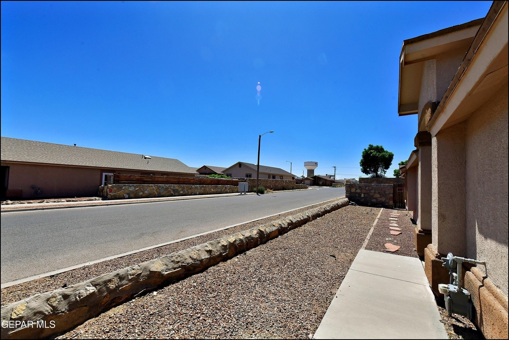 12976 Enrique Gomez Drive - Photo 46