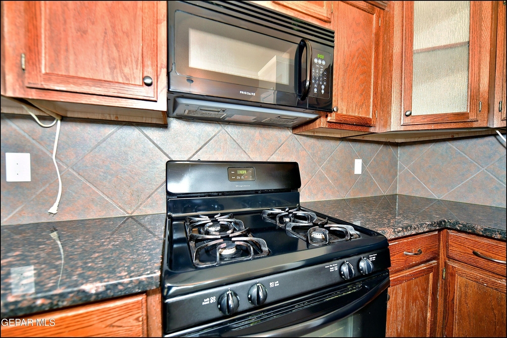 12976 Enrique Gomez Drive - Photo 20