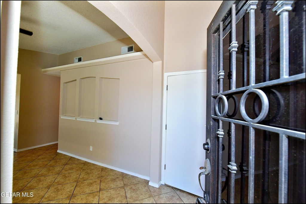 12976 Enrique Gomez Drive - Photo 5