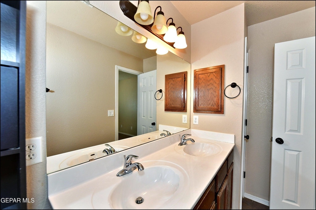 12976 Enrique Gomez Drive - Photo 30