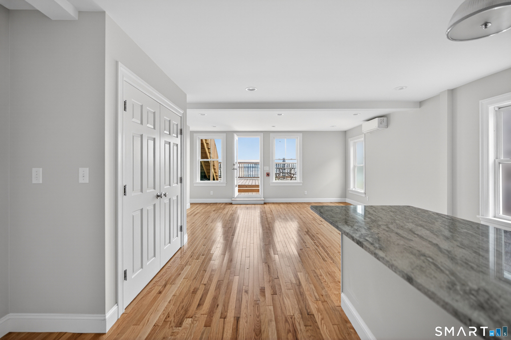 138 Bank Street - Photo 4