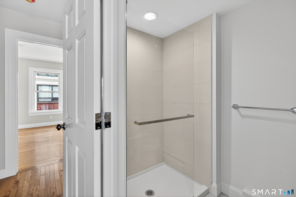 138 Bank Street - Photo 6