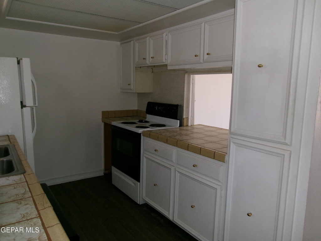 6700 Escondido Drive - Photo 7