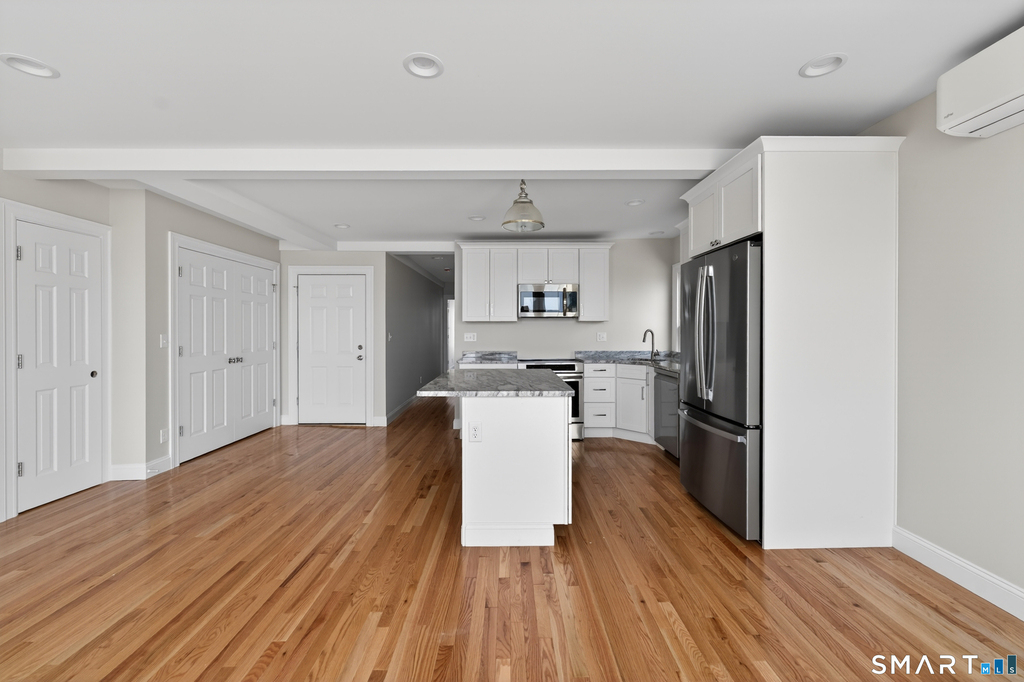 138 Bank Street - Photo 5