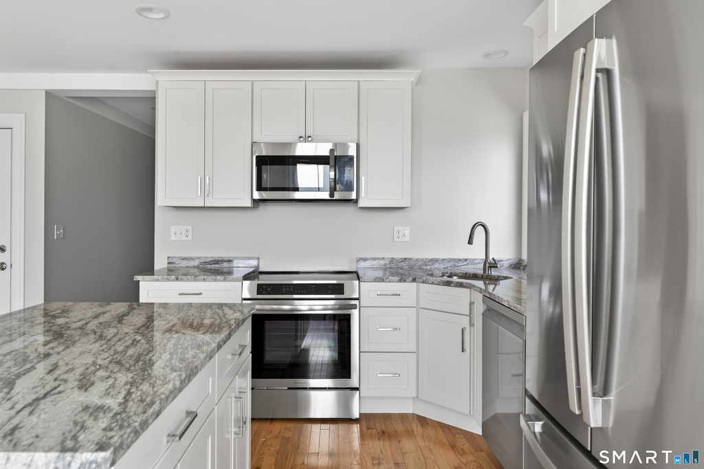 138 Bank Street - Photo 6