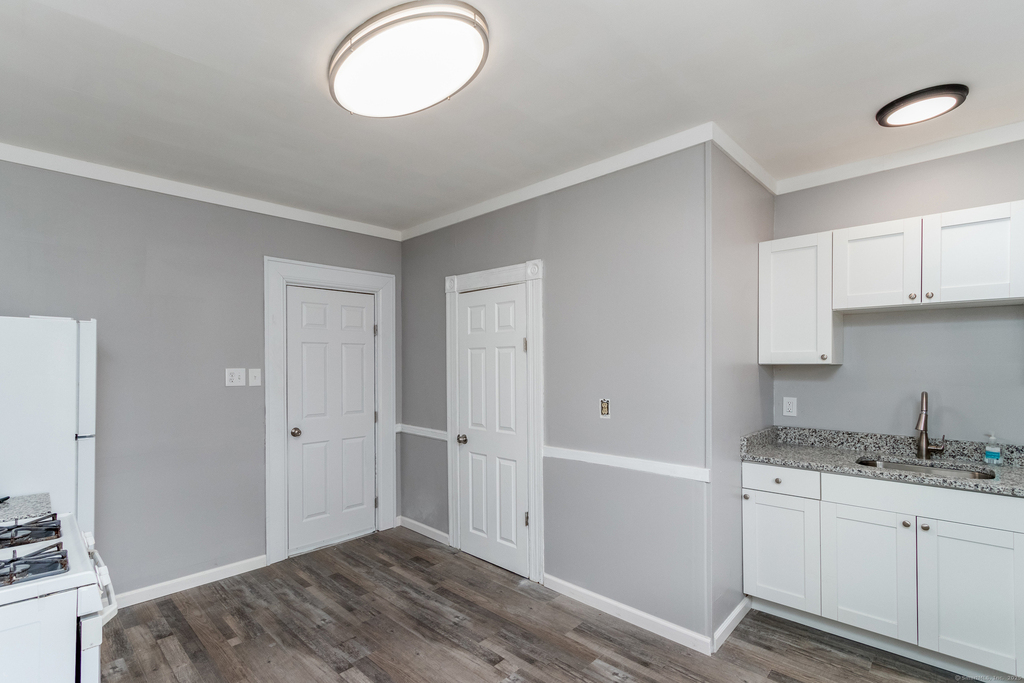 67 Avon Avenue - Photo 4