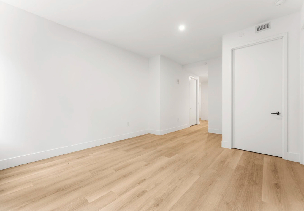 55 Broad Street - Photo 1