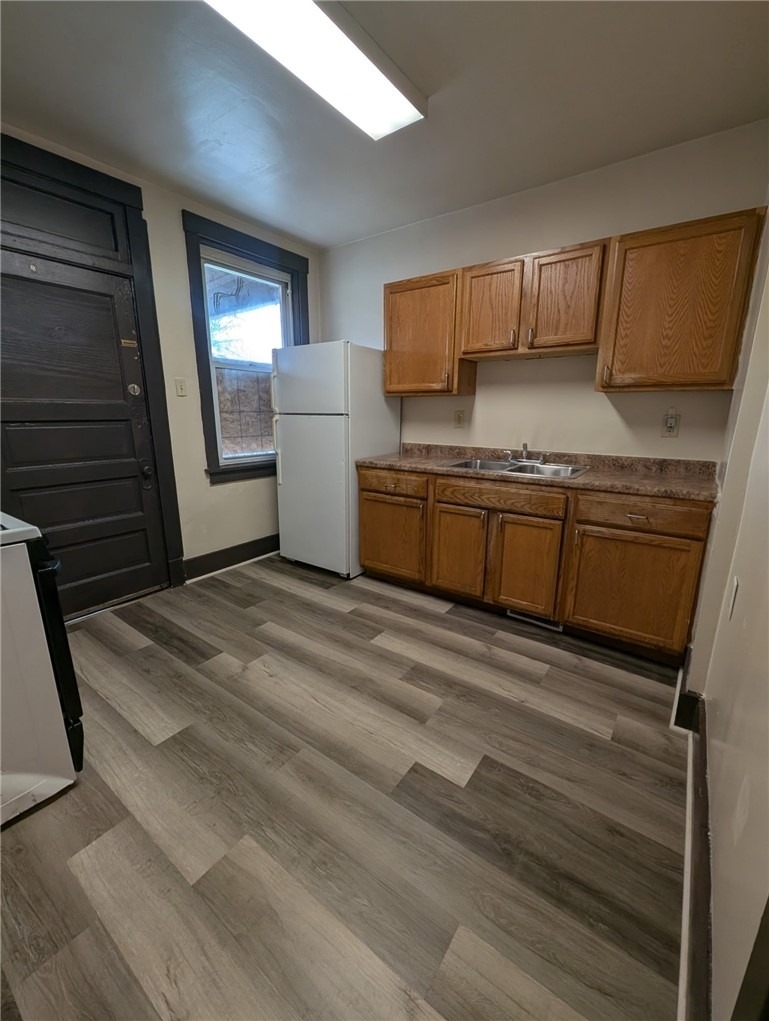 505 Broadway Ave - Photo 1