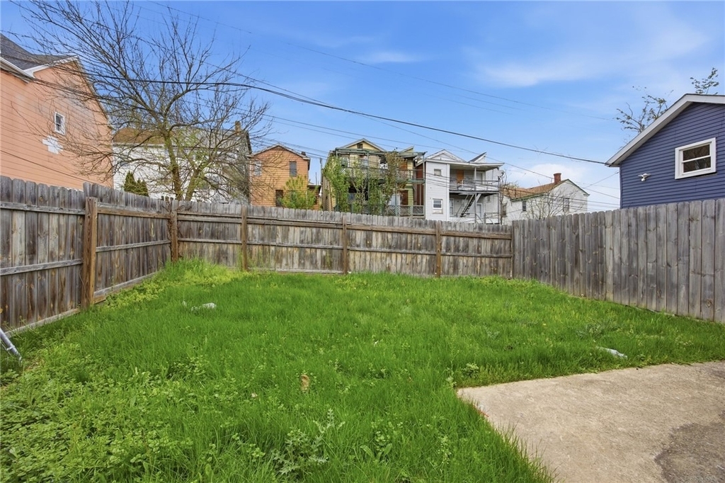 720 Mary St - Photo 1